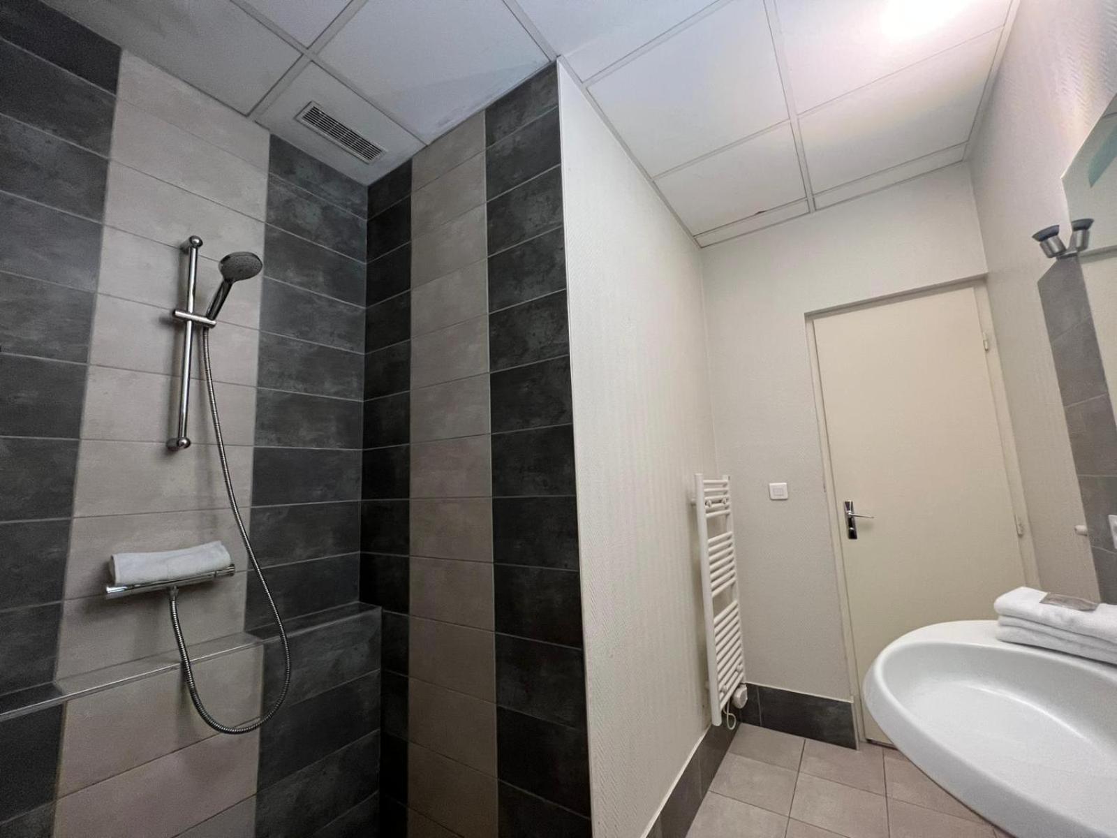 Logis Hotel-Restaurant Saint Romain Anse Quarto foto