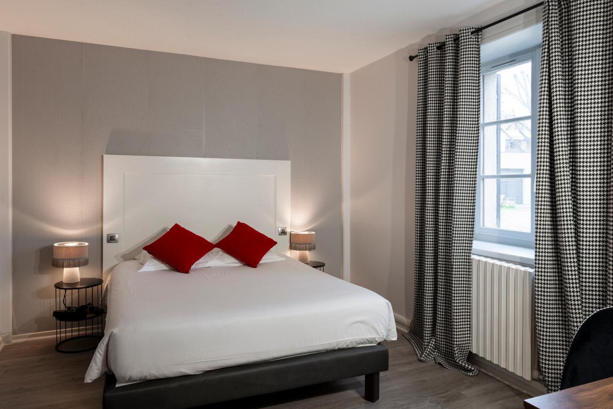 Logis Hotel-Restaurant Saint Romain Anse Quarto foto