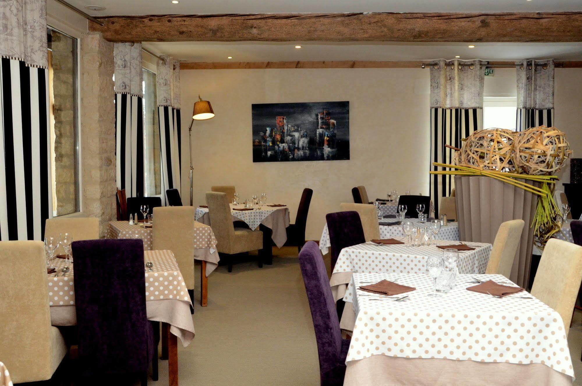 Logis Hotel-Restaurant Saint Romain Anse Exterior foto